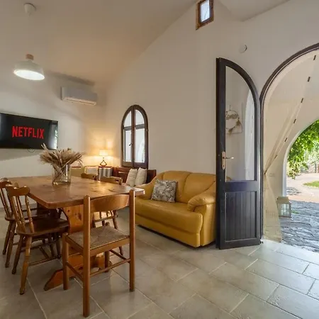 Villa Ambra - 3 Minute Sea & Private Garden Marongiu