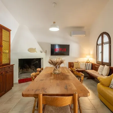 Ambra - 3 Minute Sea & Private Garden Vila *