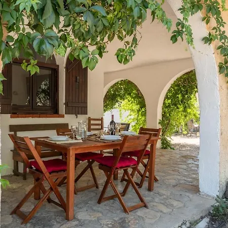 Ambra - 3 Minute Sea & Private Garden Vila *