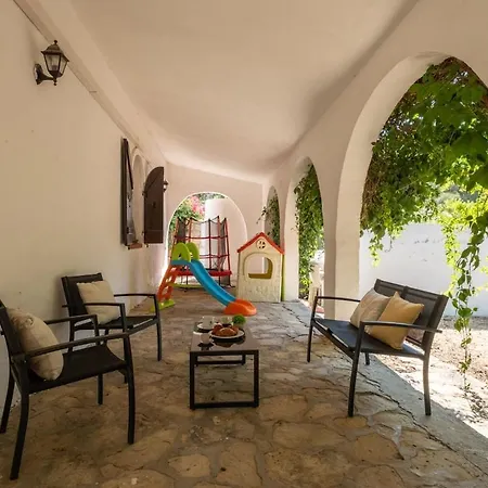 Vila Ambra - 3 Minute Sea & Private Garden *
