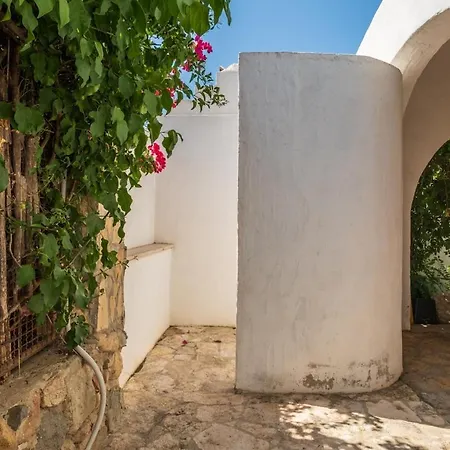 Ambra - 3 Minute Sea & Private Garden Vila