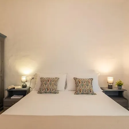 Ambra - 3 Minute Sea & Private Garden