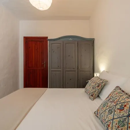 Ambra - 3 Minute Sea & Private Garden Villa Marongiu