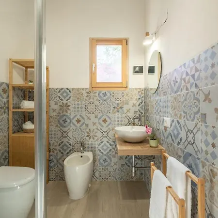 Ambra - 3 Minute Sea & Private Garden Vila